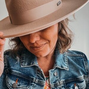 Gigi Pip Monroe Rancher Hat in Nude.